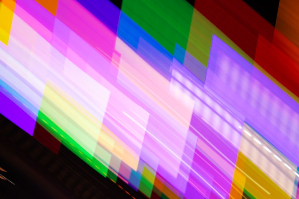 הכוח של עיצוב גרפי נכון: סודות העבודה של שי מזיג